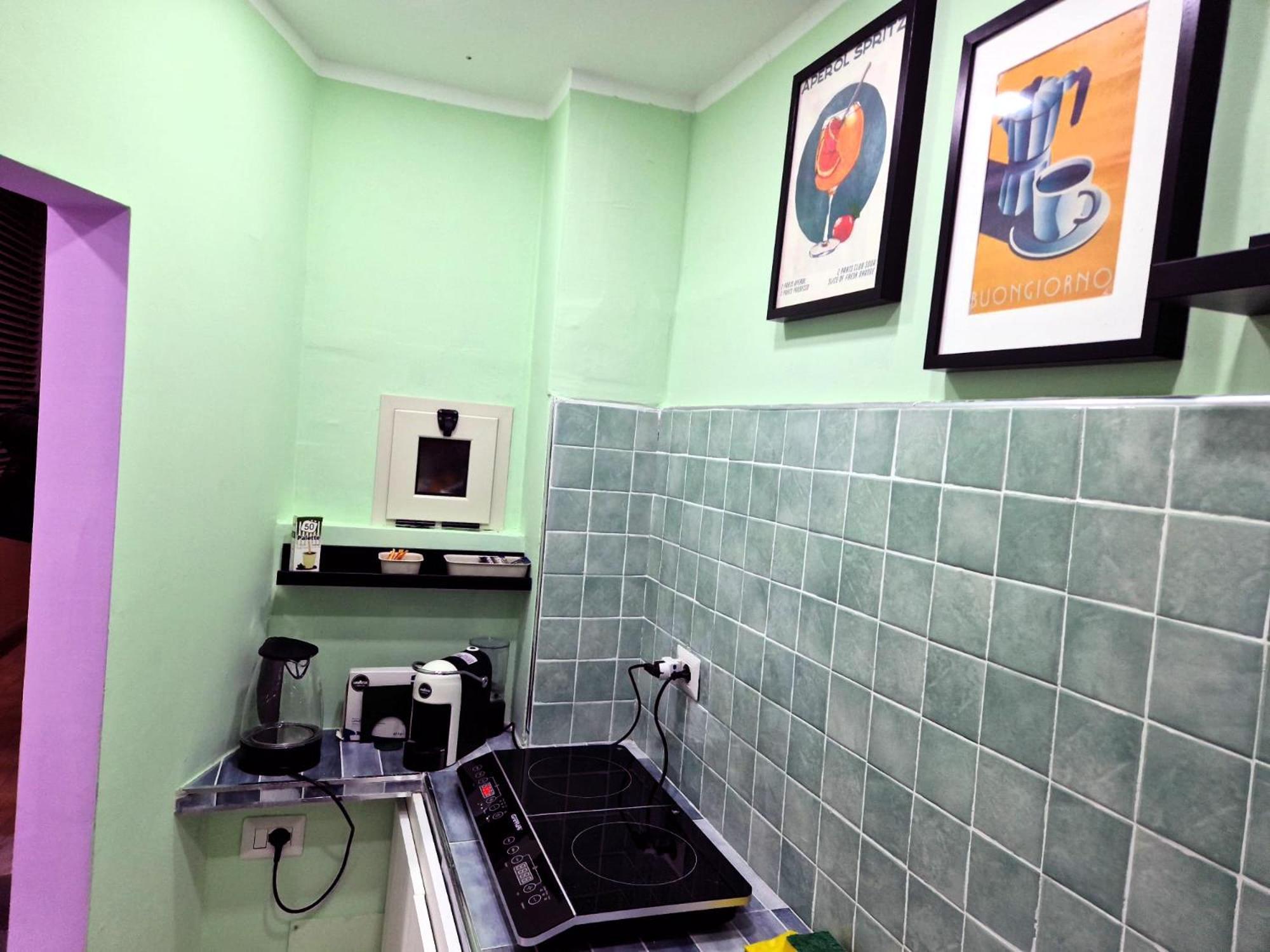 Mithra Apartment Centro Storico Наполи Екстериор снимка