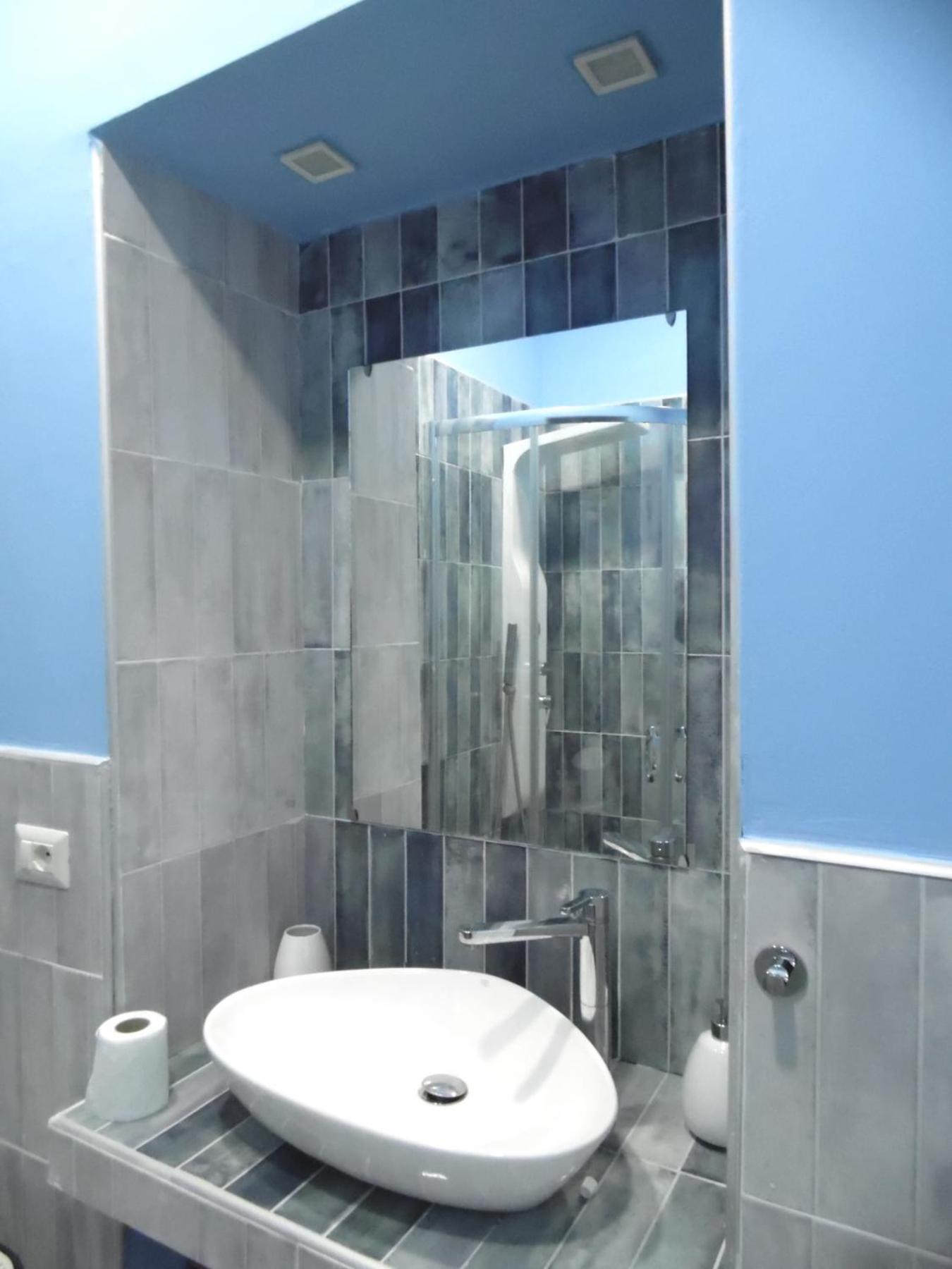 Mithra Apartment Centro Storico Наполи Екстериор снимка