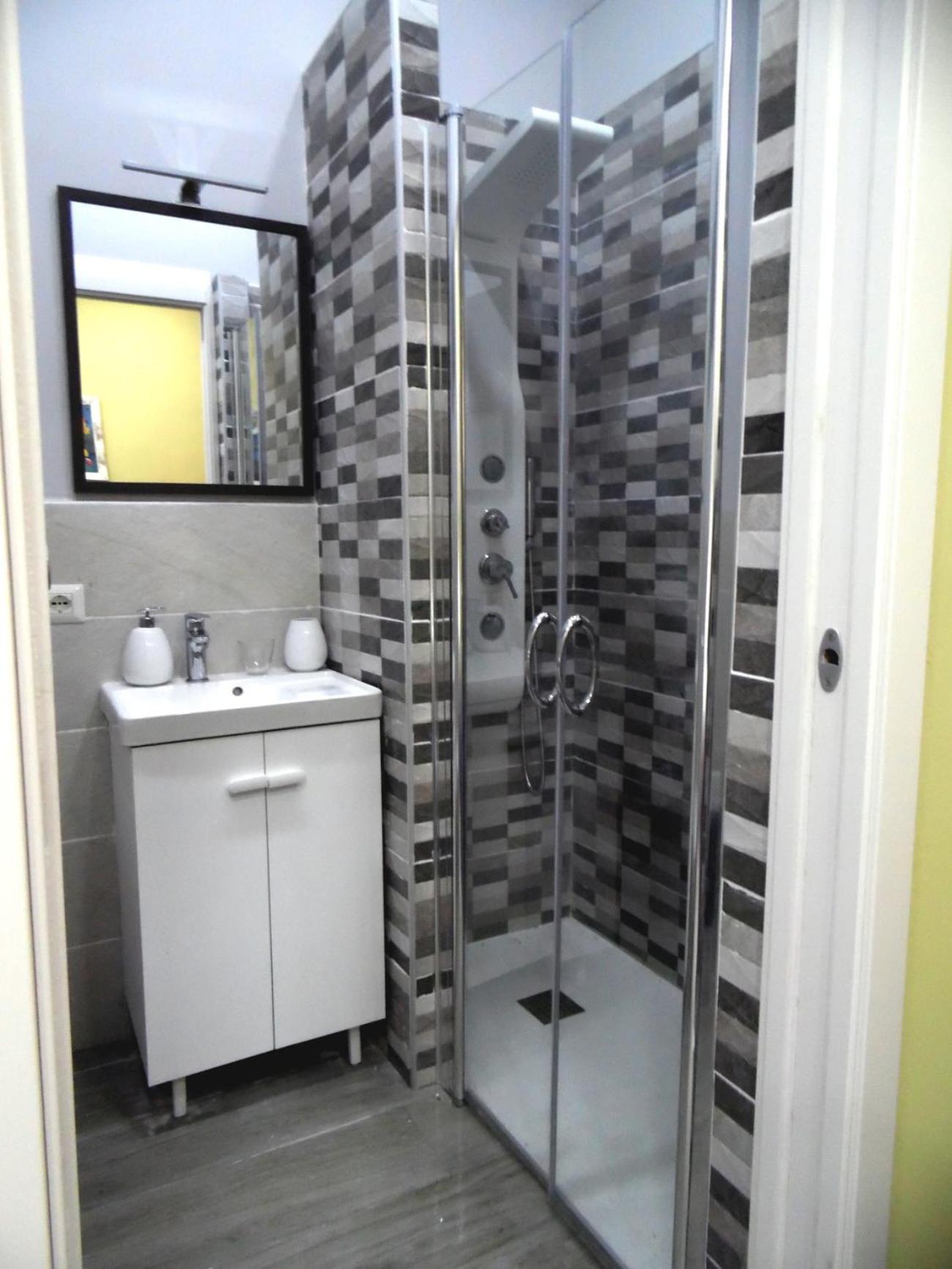 Mithra Apartment Centro Storico Наполи Екстериор снимка