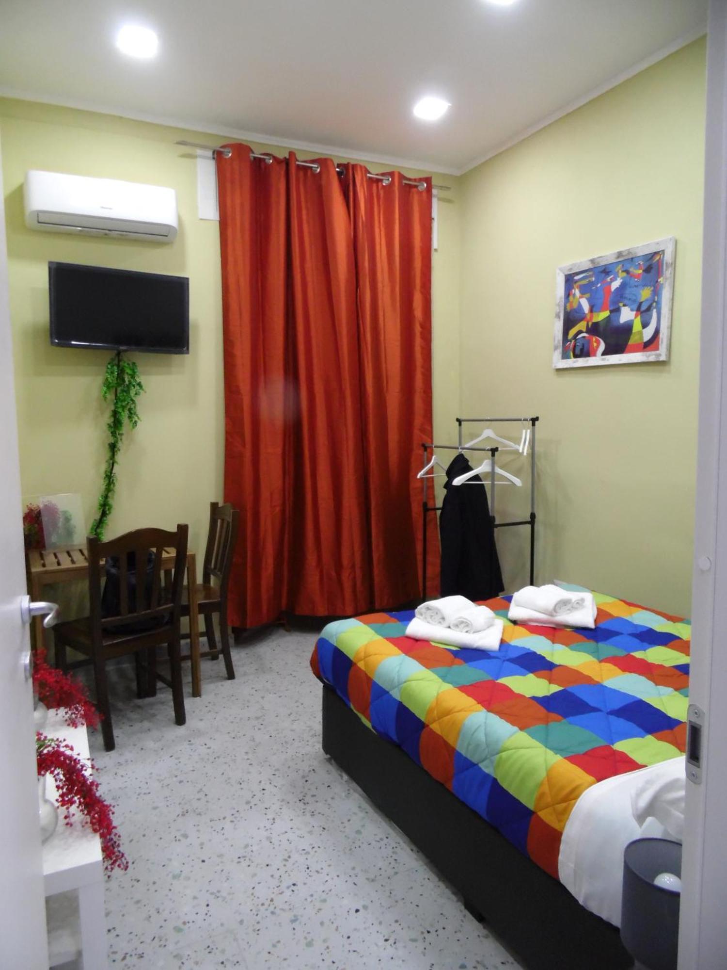 Mithra Apartment Centro Storico Наполи Екстериор снимка
